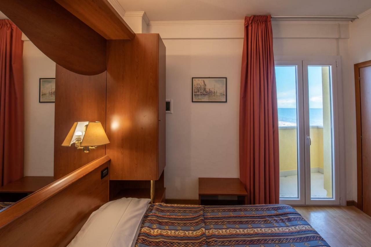 Hotel Mondial Lido di Jesolo Ngoại thất bức ảnh